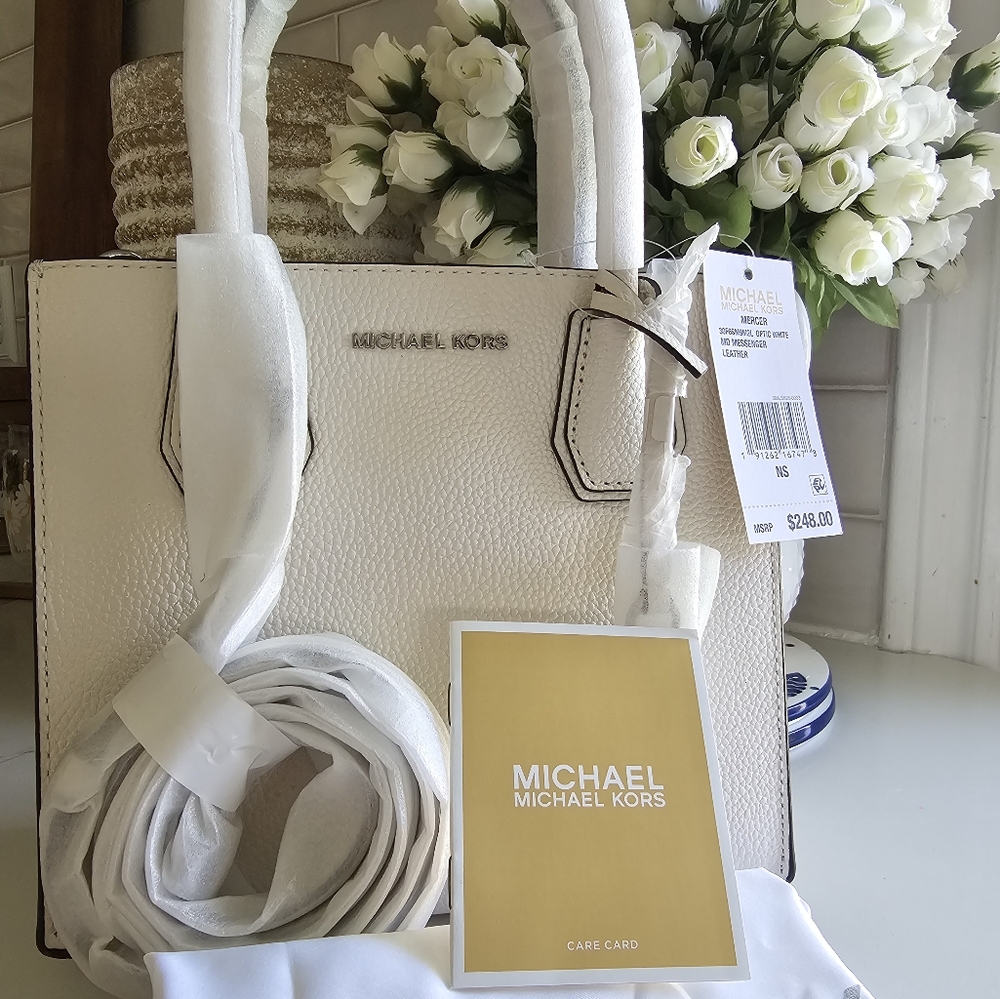 Michael Kors MD Messenger leather purse